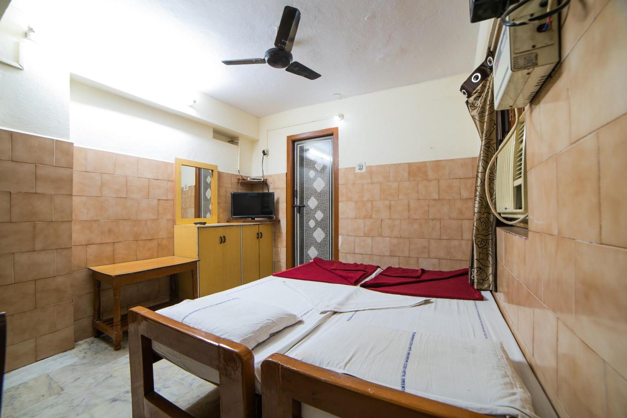 Hotel O Sree Radha Lodge Near Snow World Secundurabad エクステリア 写真