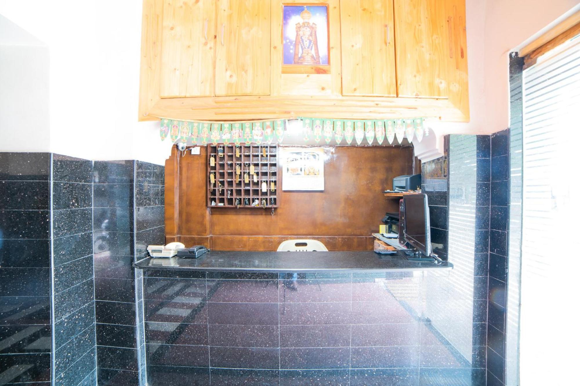 Hotel O Sree Radha Lodge Near Snow World Secundurabad エクステリア 写真