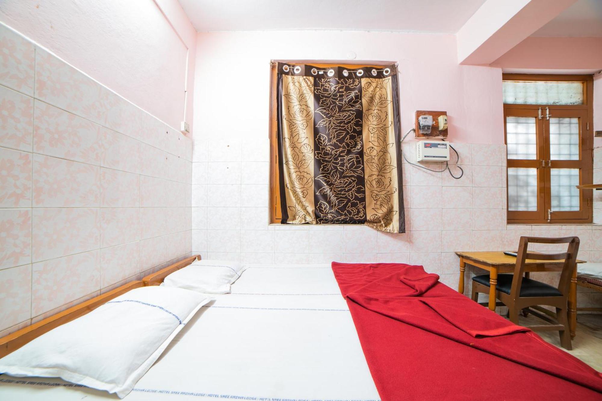 Hotel O Sree Radha Lodge Near Snow World Secundurabad エクステリア 写真